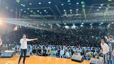 Singers Gagan Kokri, Alfaaz, Kulwinder Billa, Millind Gaba and others performed during an interaction programme at Maharshi Dayanand University. (HT photo)