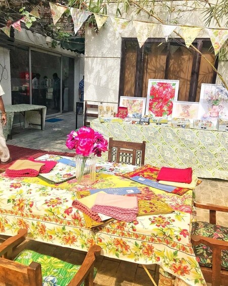 Table, bed and kitchen linen in vibrant hues is part of this exhibition. Table, bed and kitchen linen in vibrant hues is part of this exhibition.