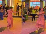 Viral Video: Woman grooving to Shah Rukh Khan, Anushka Sharma’s Mere Naam Tu. 