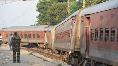 A railway board official said that the ninth coach (M-2), 11th (B-7), 16th (B-4) and 15th (B-5) coaches derailed. (HT Photo)