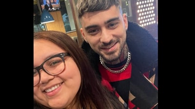 Selfie of the fan who met Zayn Malik. (X/@vaneee2001) Selfie of the fan who met Zayn Malik. (X/@vaneee2001)