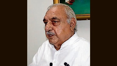 Former Haryana chief minister Bhupinder Singh Hooda has alleged that online portals introduced by the Haryana government proved to be vexatious for the people of the state, especially farmers. (HT File Photo)