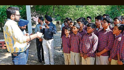MC organises field visit for students to compost pits and compactor site in Ludhiana on Thursday. (HT Photo) MC organises field visit for students to compost pits and compactor site in Ludhiana on Thursday. (HT Photo)