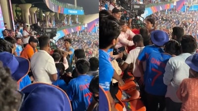 Viral Video: Fans fighting at the Arun Jaitley Stadium in New Delhi during India and Afghanistan Cricket World Cup 2023 match. (X/@Delphy06) Viral Video: Fans fighting at the Arun Jaitley Stadium in New Delhi during India and Afghanistan Cricket World Cup 2023 match. (X/@Delphy06)