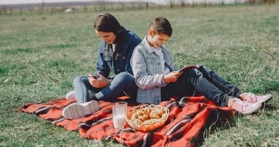 World Sight Day: Screen time and meals for kids, tips to make mealtime relaxing and enjoyable (Photo by Gustavo Fring on Pexels) World Sight Day: Screen time and meals for kids, tips to make mealtime relaxing and enjoyable (Photo by Gustavo Fring on Pexels)