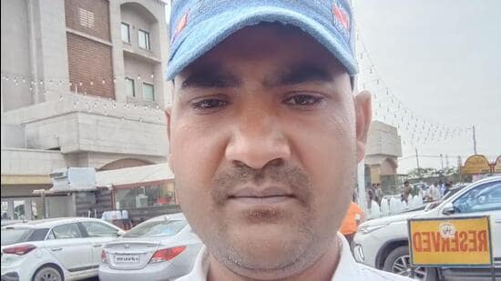 Bijender Shah, 43, a resident of Faridabad, was dragged alongside his own car on NH 48 for nearly 1km. (HT)