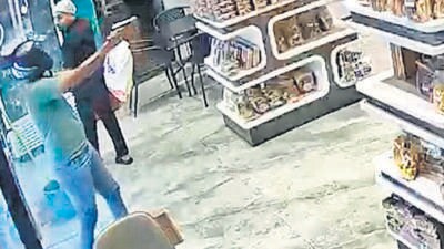 Bakery owner survives murder attempt after assailant’s pistol malfunctions Bakery owner survives murder attempt after assailant’s pistol malfunctions