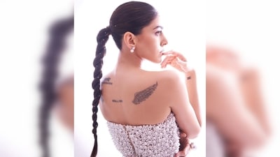 Sharing a slew of images on her Instagram handle, Alaya F captioned her post, "A girl and her pearls for #ElleBeautyAwards2023."&nbsp; (Instagram/@alayaf)