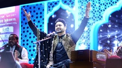 Lakhwinder Wadali will sing Sufi and Punjabi numbers like Mast Nazro Se, Aankh Se Ankh, Tu Mane Ya Na Mane, and Benaqab among others. Lakhwinder Wadali will sing Sufi and Punjabi numbers like Mast Nazro Se, Aankh Se Ankh, Tu Mane Ya Na Mane, and Benaqab among others.