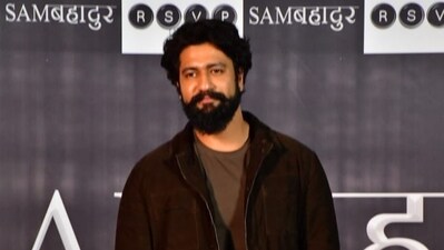 Vicky Kaushal takes charge as war hero Sam Manekshaw in upcoming film Sam Bahadur. Meghna Gulzar’s biopic is based on the life of the first Field Marshal of the Indian Army. At the teaser launch, Vicky also posed solo. Vicky Kaushal takes charge as war hero Sam Manekshaw in upcoming film Sam Bahadur. Meghna Gulzar’s biopic is based on the life of the first Field Marshal of the Indian Army. At the teaser launch, Vicky also posed solo. 