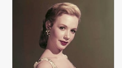 Born as Rosettaa Jacobs in 1932 on January 22, she was the youngest of two daughters. Born as Rosettaa Jacobs in 1932 on January 22, she was the youngest of two daughters.