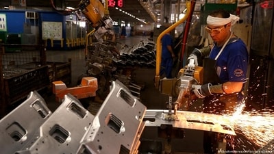 If you're one of the millions of people who work in insecure jobs, reading this interview might add years to your life. (Ebrahim Noroozi/AP/picture alliance) If you're one of the millions of people who work in insecure jobs, reading this interview might add years to your life. (Ebrahim Noroozi/AP/picture alliance)