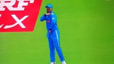 Virat Kohli in the wrong Indian kit at the World Cup encounter between India and Pakistan Virat Kohli in the wrong Indian kit at the World Cup encounter between India and Pakistan