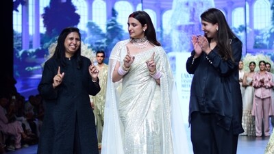Parineeti also shook a leg on the ramp as Dilbar played in the background. Her sindoor and choora look was the highlight of her ramp appearance, weeks after her wedding ceremony with AAP politician Raghav Chadha.&nbsp; 