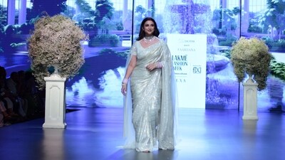 Parineeti Chopra turned a muse for One Infinite presented by Faabiiana and Vvani by Vani Vats. She walked the ramp in a saree pired with diamond jewellery and her own chooda.&nbsp; 