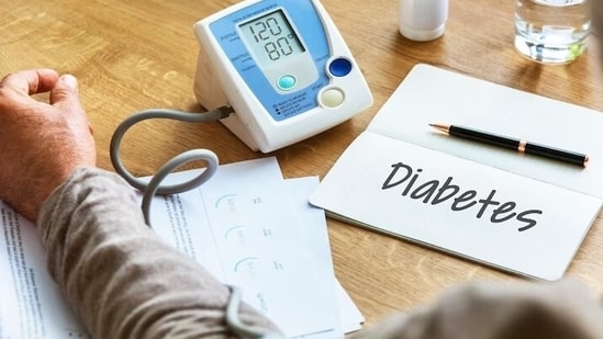 Fasting helps detoxify the body by flushing out excess toxins. However, keeping fast can be problematic for diabetic patients. (Freepik)