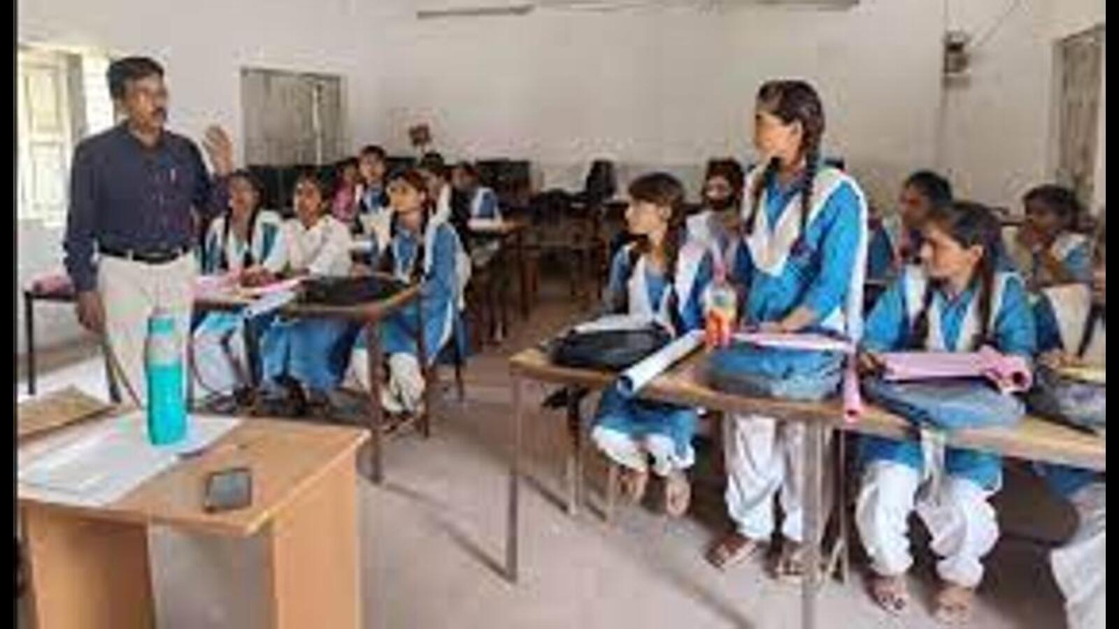 UP govt to upgrade schools on interstate routes, Indo-Nepal border ...