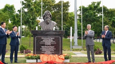 External Affairs Minister S Jaishankar unveils the bust of Rabindranath Tagore at the International Friendship Park, in Bac Ninh Province on Sunday. (ANI) External Affairs Minister S Jaishankar unveils the bust of Rabindranath Tagore at the International Friendship Park, in Bac Ninh Province on Sunday. (ANI)