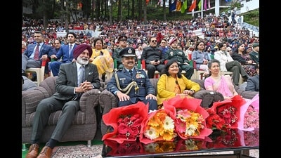 Chief of Air Staff, Air Chief Marshal VR Chaudhari (second from left), with others during the Founder’s Day celebrations at Dalhousie Public School on Sunday. (HT Photo)