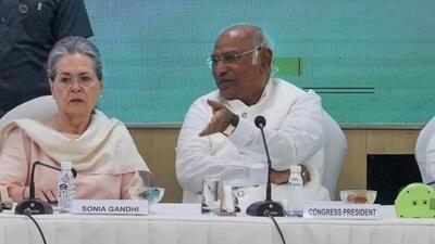 Former Congress president Sonia Gandhi and current party chief Mallikarjun Kharge (File Photo) Former Congress president Sonia Gandhi and current party chief Mallikarjun Kharge (File Photo)