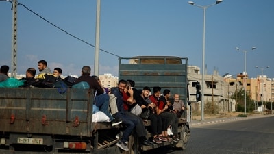 Israel-Hamas War: Palestinians flee their houses amid Israeli strikes after Israel's call for more than 1 million civilians in northern Gaza to move south. (Reuters)