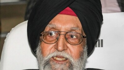 Former chief election commissioner MS Gill (PTI) Former chief election commissioner MS Gill (PTI)