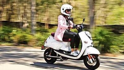 With the UT administration banning the registration of non-electric two-wheelers in the city since October 6, residents have been purchasing the vehicles from Mohali and Panchkula, and dealers have been providing them with temporary registration, which is valid for six months. (Getty Images) With the UT administration banning the registration of non-electric two-wheelers in the city since October 6, residents have been purchasing the vehicles from Mohali and Panchkula, and dealers have been providing them with temporary registration, which is valid for six months. (Getty Images)