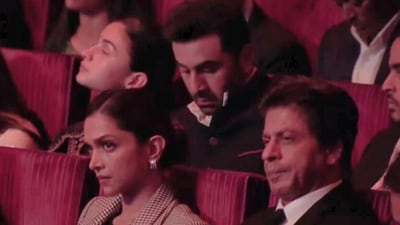 Alia Bhatt, Ranbir Kapoor, Deepika Padukone and Shah Rukh Khan at the event. Alia Bhatt, Ranbir Kapoor, Deepika Padukone and Shah Rukh Khan at the event.