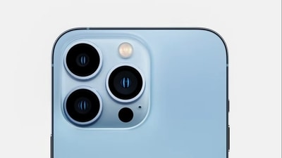 The Apple iPhone 13 smartphone of 128GB storage is available at a discount of 17 per cent on Amazon. (Apple) The Apple iPhone 13 smartphone of 128GB storage is available at a discount of 17 per cent on Amazon. (Apple)