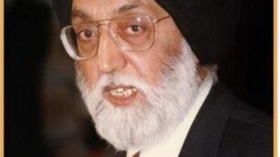 Former CEC Manohar Singh Gill (ANI) Former CEC Manohar Singh Gill (ANI)
