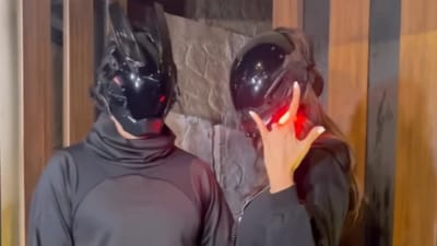 Shilpa Shetty and Raj Kundra wearing face masks in public. (Viral Bhayani) (Viral Bhayani) Shilpa Shetty and Raj Kundra wearing face masks in public. (Viral Bhayani) (Viral Bhayani)