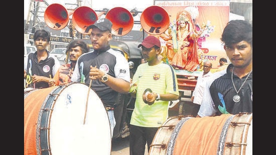 The police have extended permissions for two days of Navratri – the eighth and ninth days – up to midnight. “People are instructed to complain on 100. After that, we record the noise levels and stop the music if it exceeds the decibel limits according to the area. We send decibel readings to the court if they’re in excess,” additional commissioner of police, central region, said (HT PHOTO)