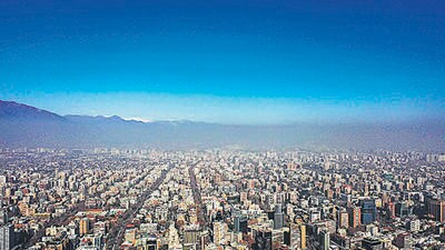 Aerial view of the city of Santiago showing the smog caused by high temperatures, taken on August 2, 2023. Global warming caused by human activity was the main driver of the recent heat wave that hit South America, a report by the scientific network World Weather Attribution (WWA) revealed on October 10, 2023. (AFP) Aerial view of the city of Santiago showing the smog caused by high temperatures, taken on August 2, 2023. Global warming caused by human activity was the main driver of the recent heat wave that hit South America, a report by the scientific network World Weather Attribution (WWA) revealed on October 10, 2023. (AFP)