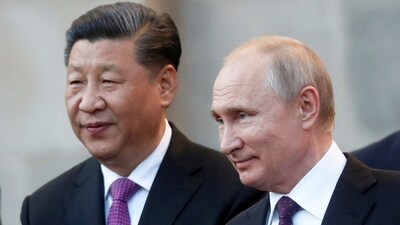 Chinese President Xi Jinping and Russian President Vladimir Putin meet at the Kremlin in Moscow, Russia. (File)