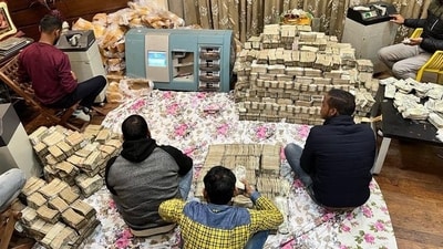 ₹42 crores bundled in 23 boxes found at Bengaluru contractor's house ₹42 crores bundled in 23 boxes found at Bengaluru contractor's house