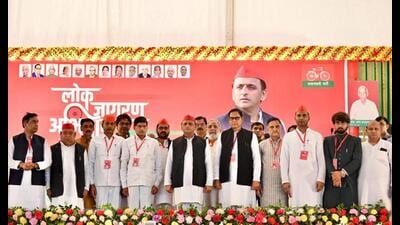 Samajwadi Party president Akhilesh Yadav with party leaders during a two-day training camp, in Pratapgarh, on Oct. 5, (PTI Photo) Samajwadi Party president Akhilesh Yadav with party leaders during a two-day training camp, in Pratapgarh, on Oct. 5, (PTI Photo)