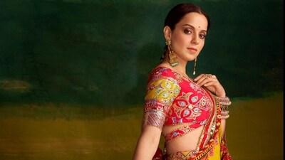 Ahead of the event, Kangana Ranaut posted a bunch of pictures on Instagram. In the photos, she gave different expressions and poses as the lens captured her. 