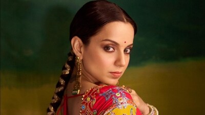 Kangana Ranaut captioned the post, “Gujrat you are my heart. Garba night in Ahmedabad. Tejas ke saath (Along with Tejas) @sarveshmewara @rsvpmovies.” 