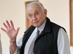 Les Wexner cut ties with Havard Les Wexner cut ties with Havard