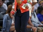 Singer Alicia Keys walks onto the court to watch the Golden State Warriors play the Los Angeles Lakers at Chase Center on October 07, 2023 in San Francisco, California (Photo by EZRA SHAW / GETTY IMAGES NORTH AMERICA / Getty Images via AFP)
