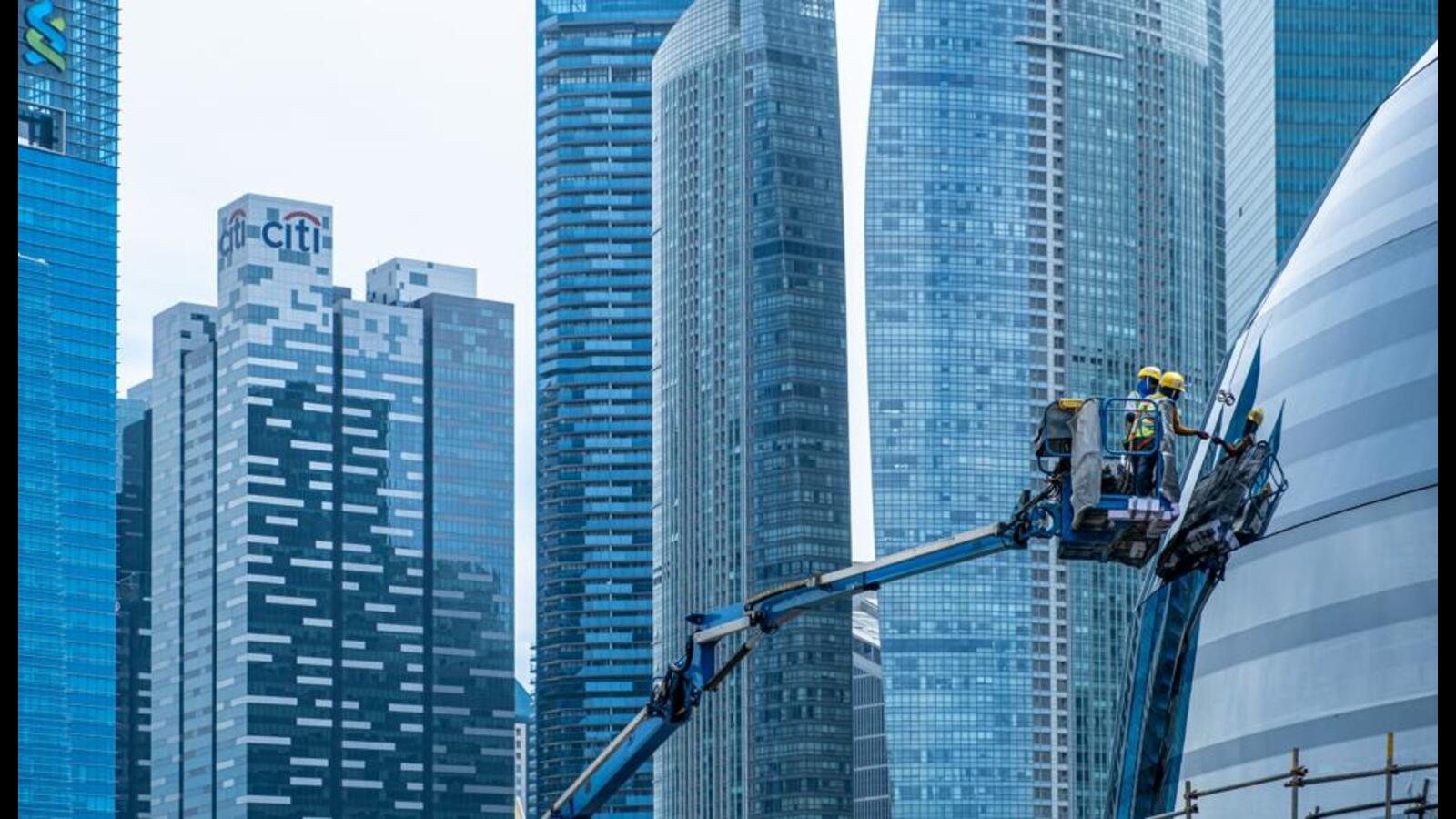 Shivaji Das, Yolanda Yu - "The objective was to make migrant workers visible" - Vimarsana News