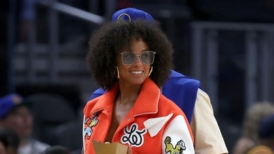 Singer Alicia Keys walks onto the court to watch the Golden State Warriors play the Los Angeles Lakers at Chase Center on October 07, 2023 in San Francisco, California (Photo by EZRA SHAW / GETTY IMAGES NORTH AMERICA / Getty Images via AFP) (Getty Images via AFP) Singer Alicia Keys walks onto the court to watch the Golden State Warriors play the Los Angeles Lakers at Chase Center on October 07, 2023 in San Francisco, California (Photo by EZRA SHAW / GETTY IMAGES NORTH AMERICA / Getty Images via AFP) (Getty Images via AFP)