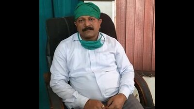 Sangam city neurosurgeon Dr Prakash Khaitan (HT) Sangam city neurosurgeon Dr Prakash Khaitan (HT)