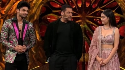 Salman Khan with Abhishek Kumar and Isha Malviya on Bigg Boss 17. Salman Khan with Abhishek Kumar and Isha Malviya on Bigg Boss 17.