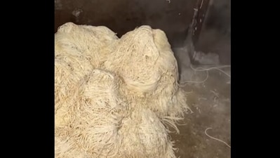 Noodles kept on the floor after being boiled. Noodles kept on the floor after being boiled.