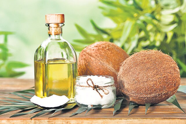 Ensure you don’t leave oil in your hair for more than an hour (Photo: Shutterstock) Ensure you don’t leave oil in your hair for more than an hour (Photo: Shutterstock)