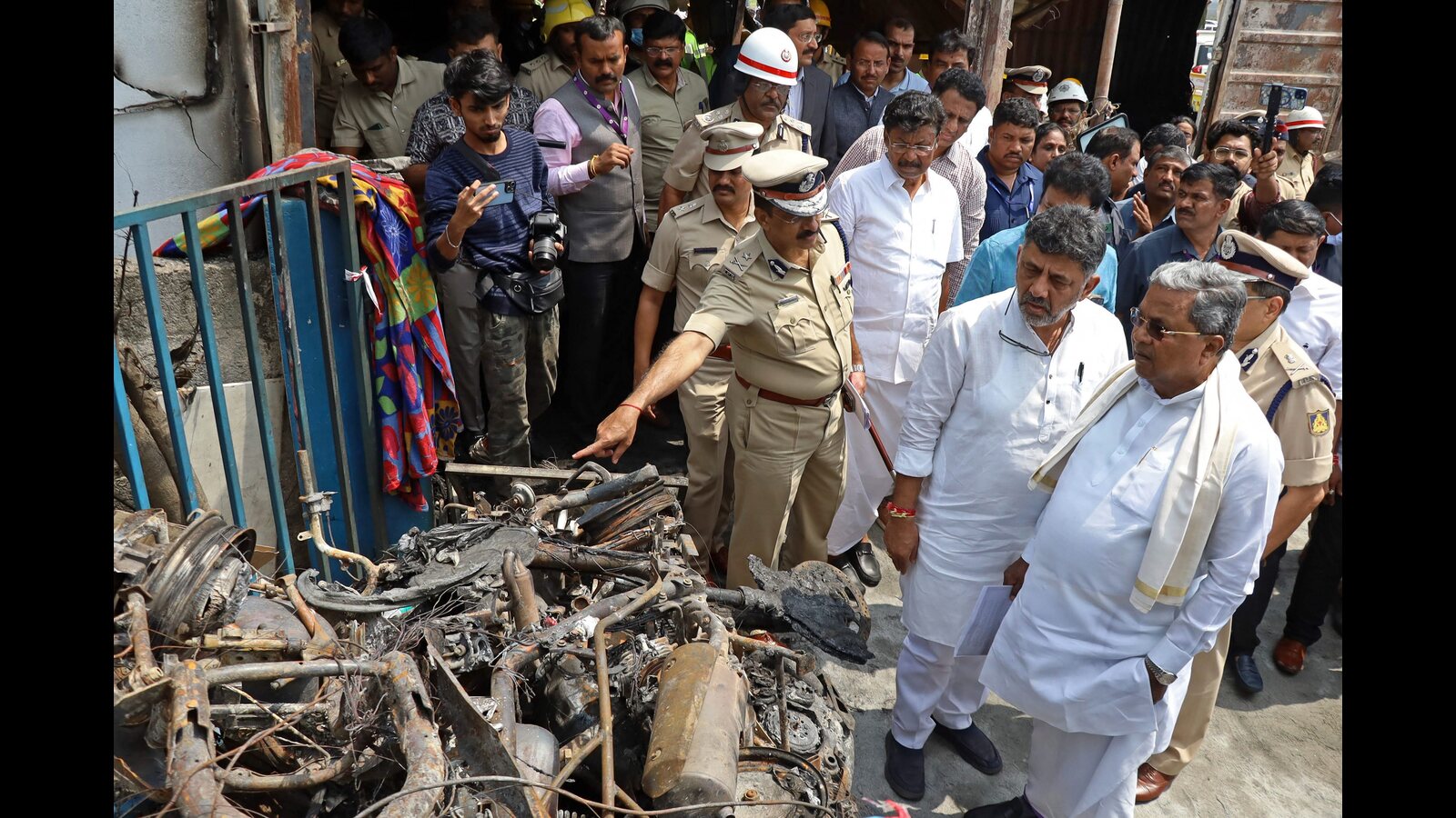 Toll in Attibele firecracker shop blaze increases to 17 - Vimarsana News