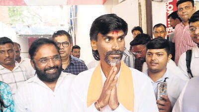 Mumbai, India – Oct 18, 2023: Maratha activist Manoj Jarange-Patil come out of the media house, at Lower Parel, in Mumbai, India, on Wednesday, Oct 18, 2023. (Photo by Bhushan Koyande/HT Photo)