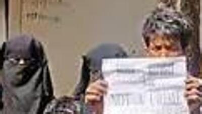 Official sources said that the aim of the committee is to identify the Rohingya Muslims, foreign nationals from Bangladesh and the families of surrendered militants who are staying in Kashmir after they returned to Jammu and Kashmir via Nepal taking advantage of the amnesty scheme announced by the then chief minister Omar Abdullah in 2010 and surrendered militants started returning to J&K from 2011. (HT File Photo)