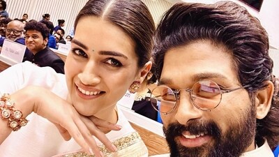 Kriti Sanon and Allu Arjun posed together for a selfie.